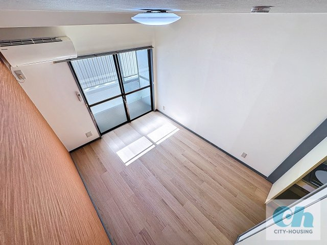 トノピエール萩中 102号室の居間・リビング