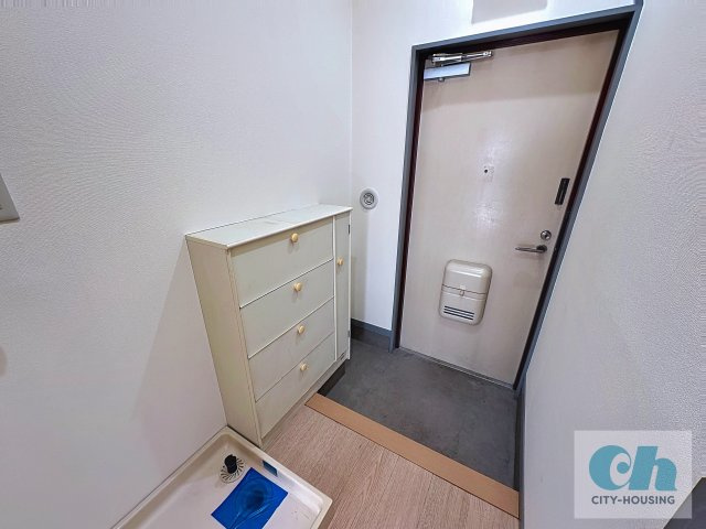 トノピエール萩中 102号室の玄関