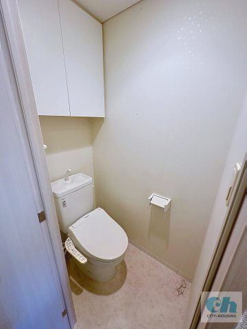 ボーブリアンあさひ 408号室のトイレ