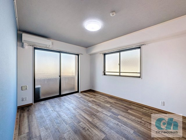 ボーブリアンあさひ 408号室の玄関