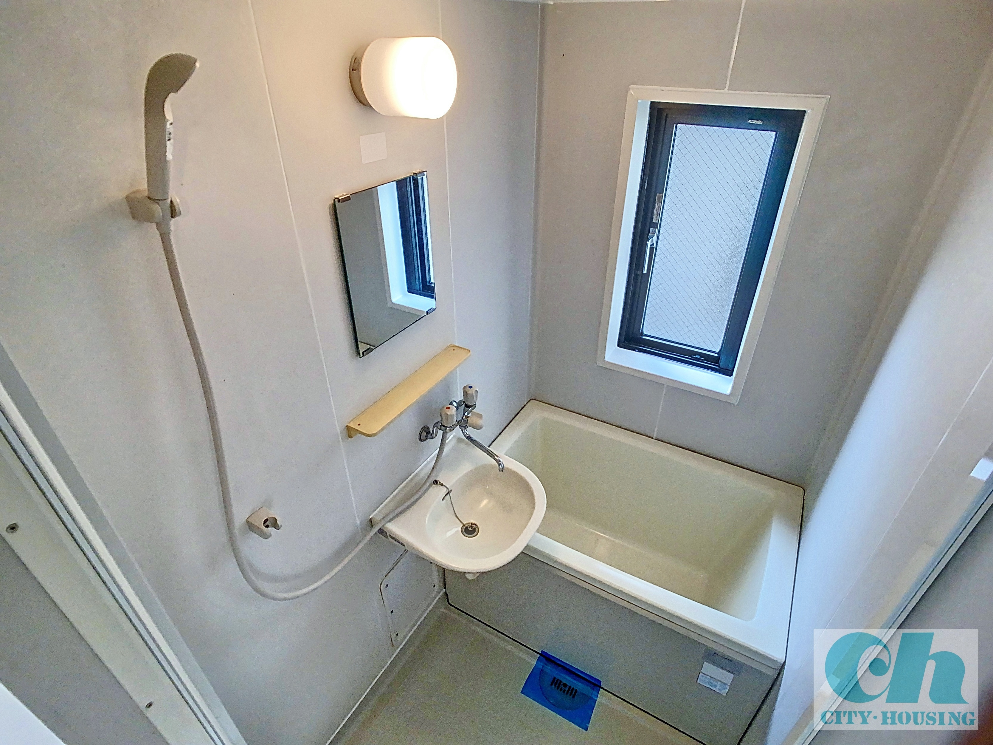 アーバンコート新蒲田 201号室の浴室