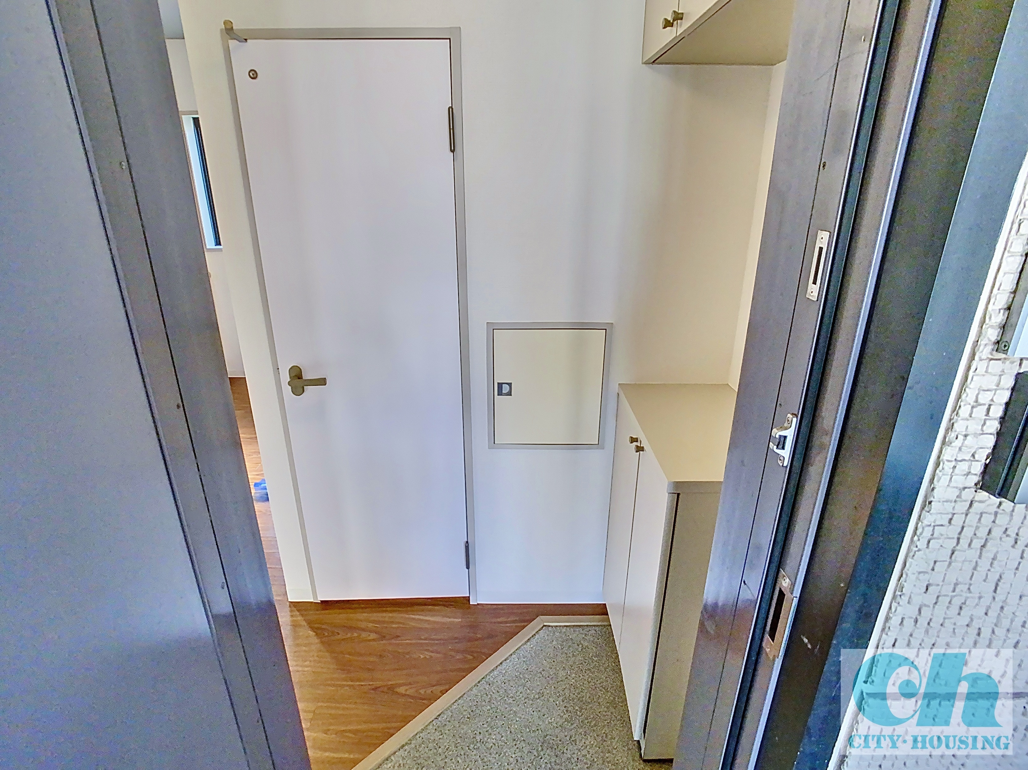 アーバンコート新蒲田 201号室の玄関