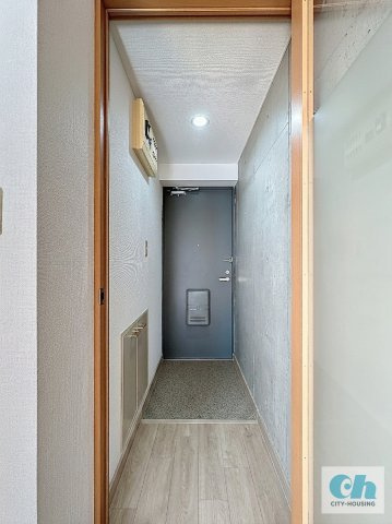 R’ s court 306号室の玄関