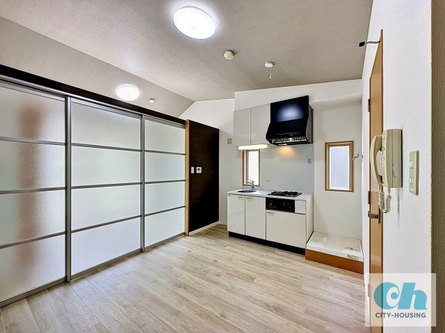 R’ s court 306号室のキッチン