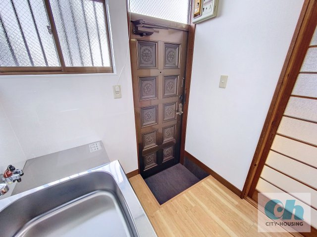 サンハイム 101号室の玄関