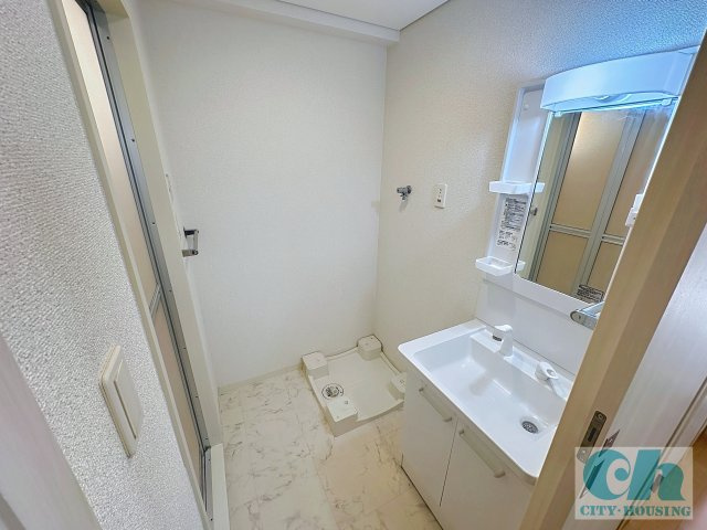ボーブリアンあさひ 202号室の洗面所