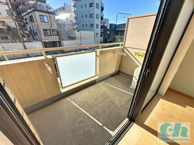 ボーブリアンあさひ 202号室のバルコニー