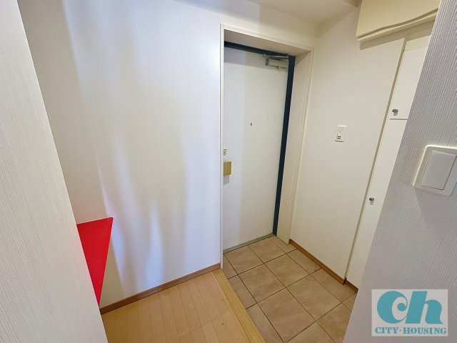 ボーブリアンあさひ 202号室の玄関