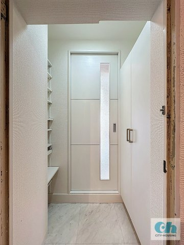 リッツ山王テラス 302号室の玄関