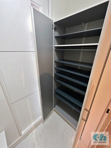 リッツ山王テラス 302号室の収納