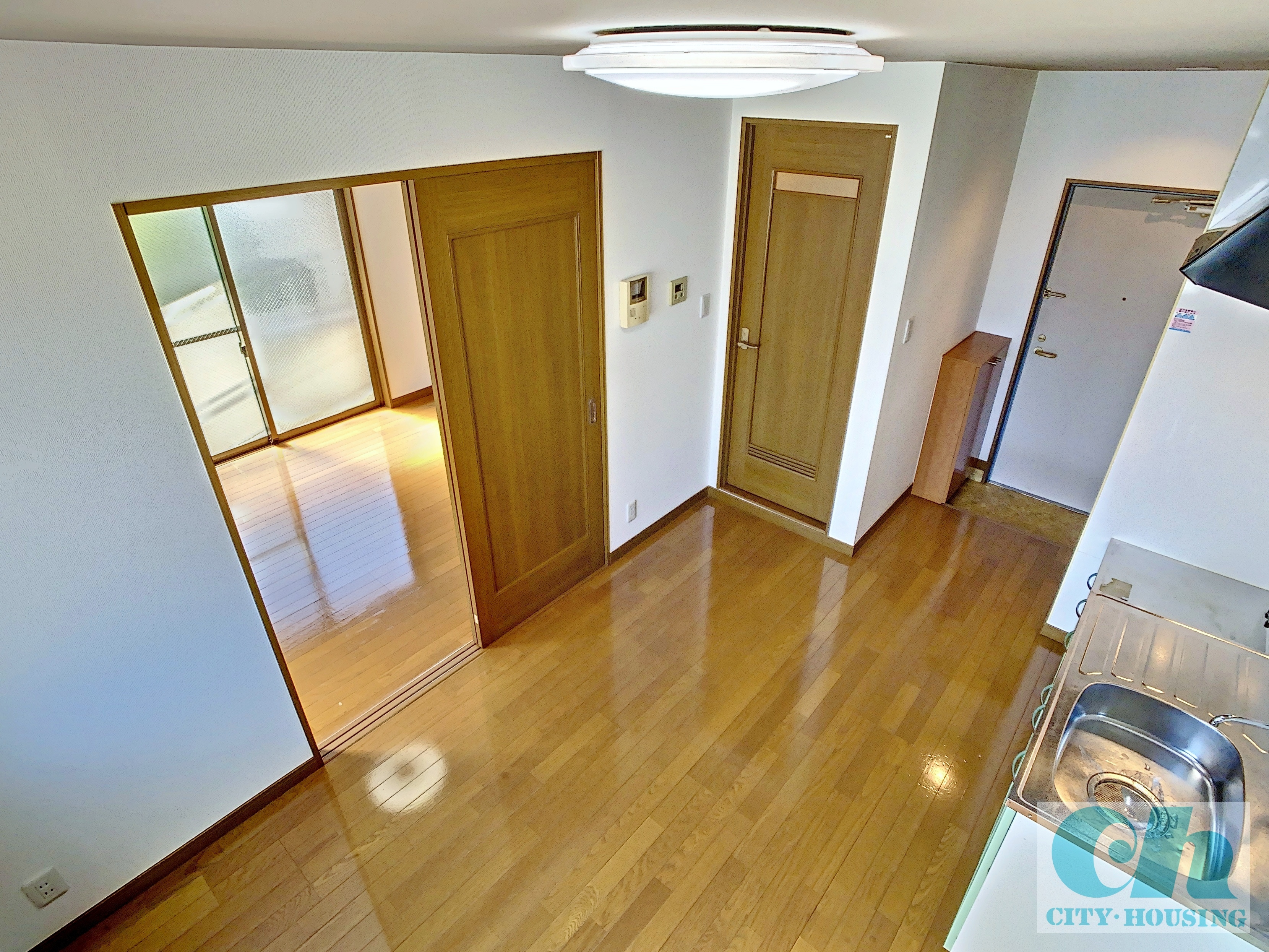 メゾン須山 301号室