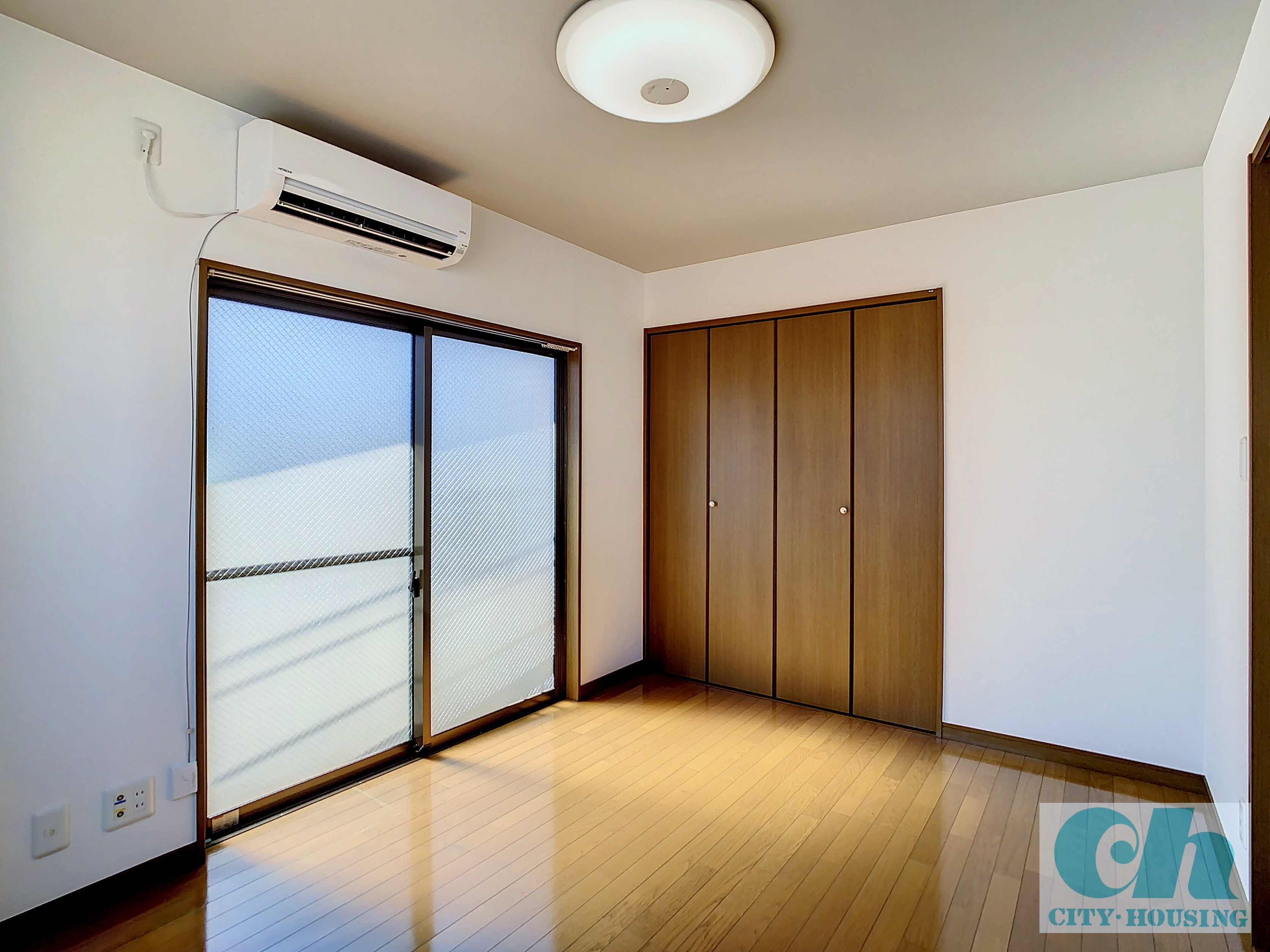 メゾン須山 301号室