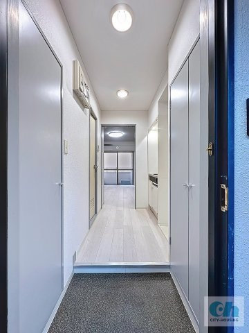 丸井ビルディング 205号室の玄関