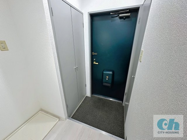 丸井ビルディング 205号室の玄関