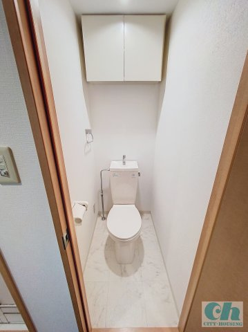 ファミーユ 203号室のトイレ