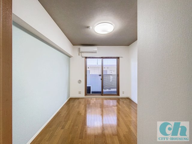 ファミーユ 203号室