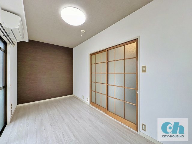 平松ハイツ 302号室の居間・リビング