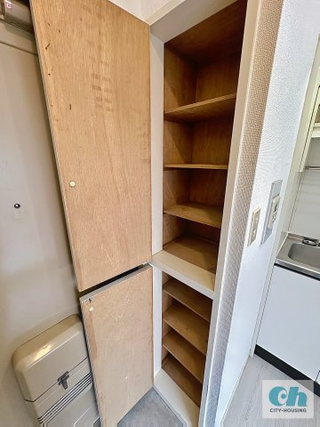 平松ハイツ 302号室の収納