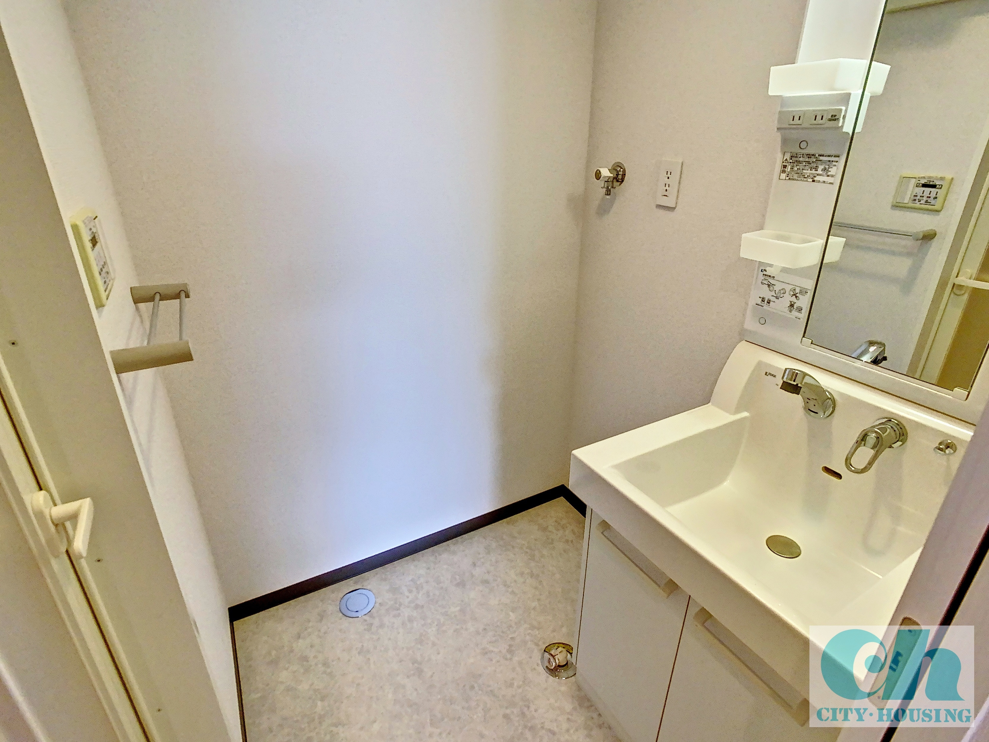 ピアラ日吉 307号室の洗面所