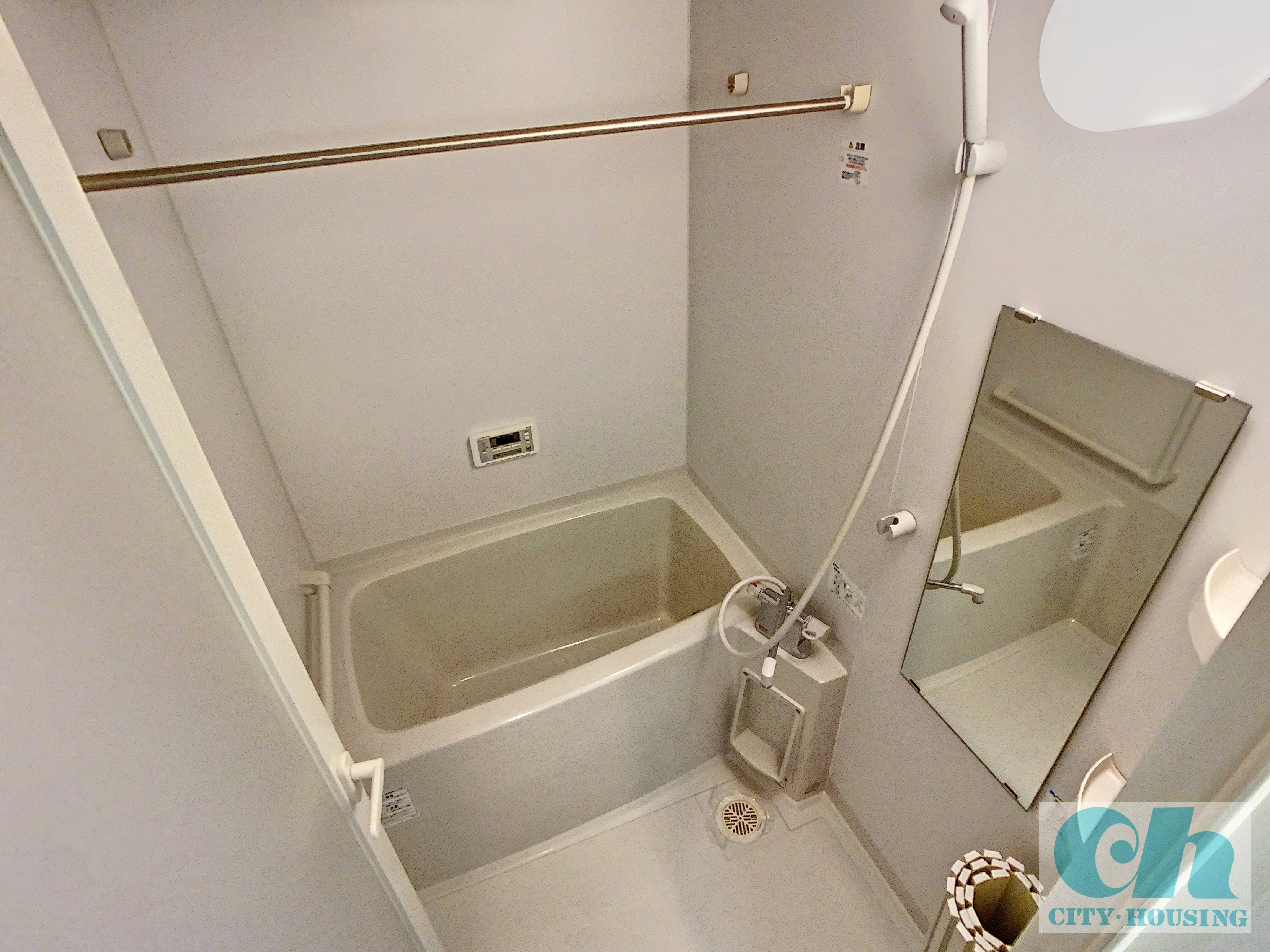 ピアラ日吉 307号室の浴室