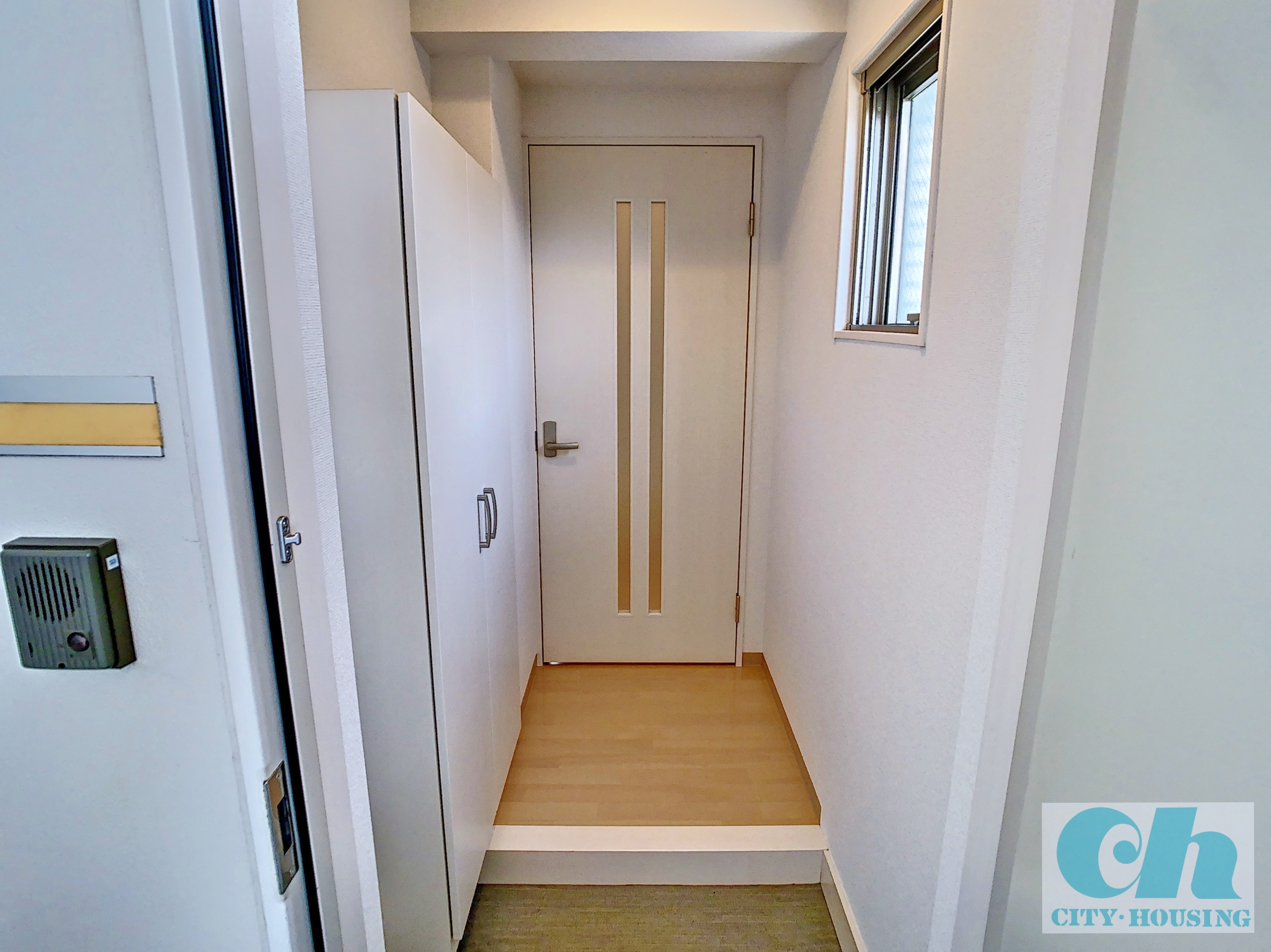 ピアラ日吉 307号室の玄関