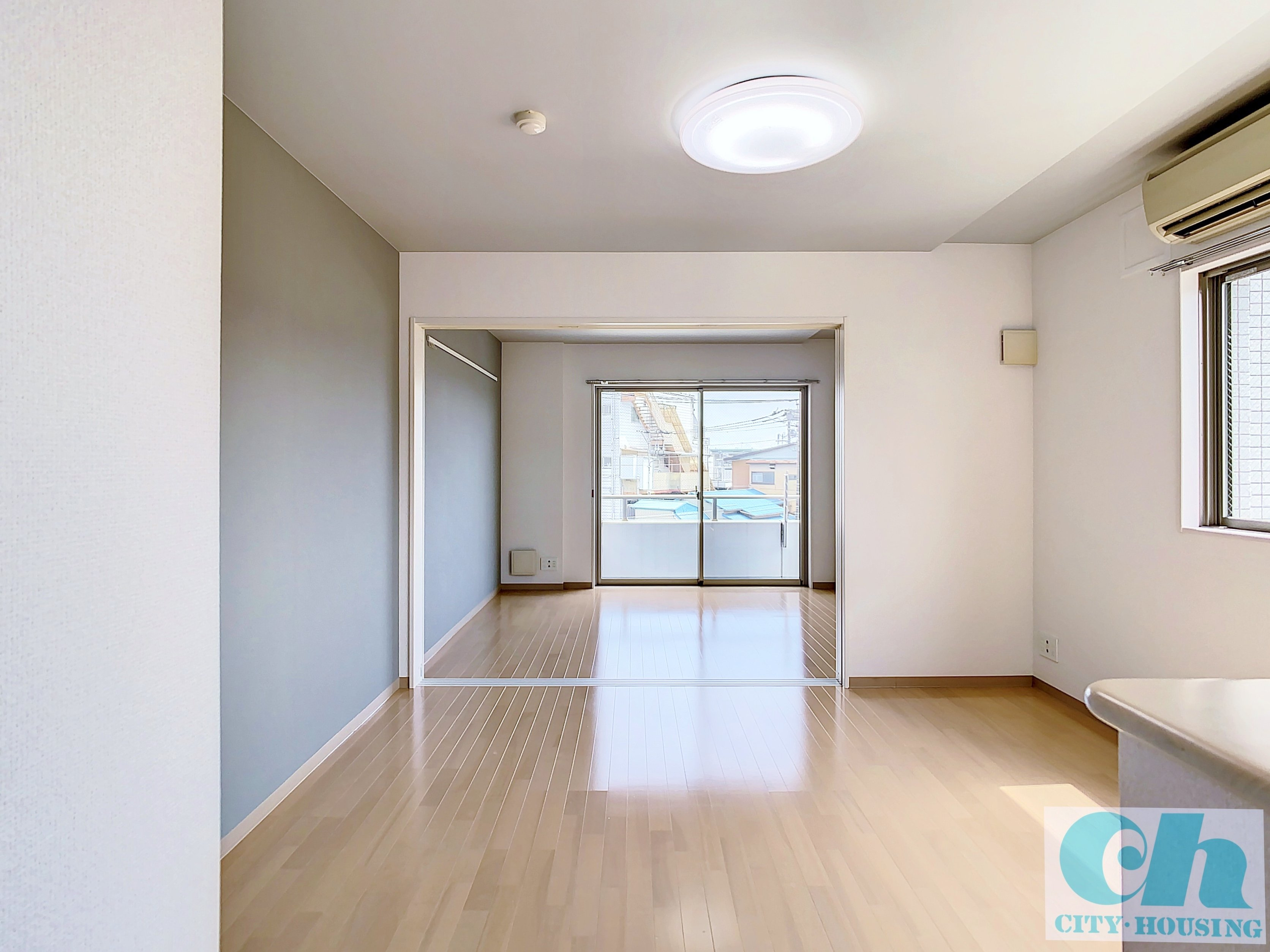 ピアラ日吉 307号室の居間・リビング