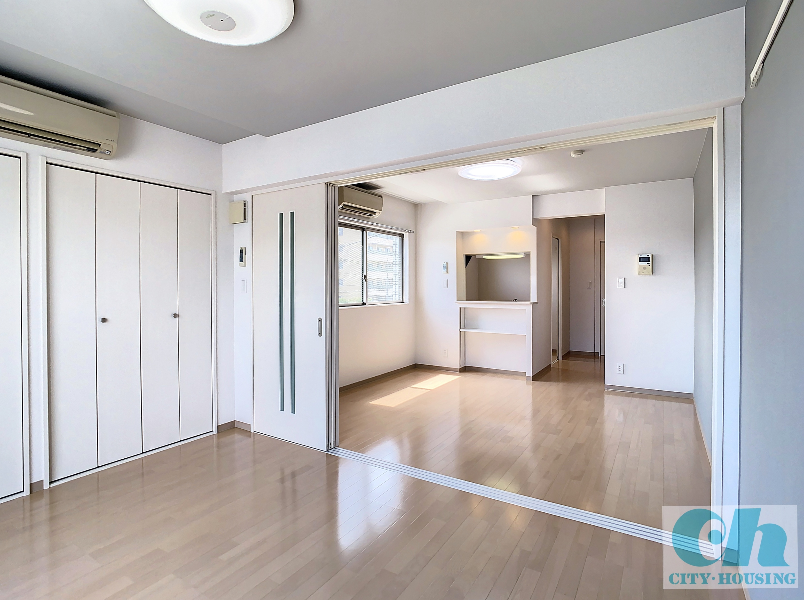 ピアラ日吉 307号室の居間・リビング