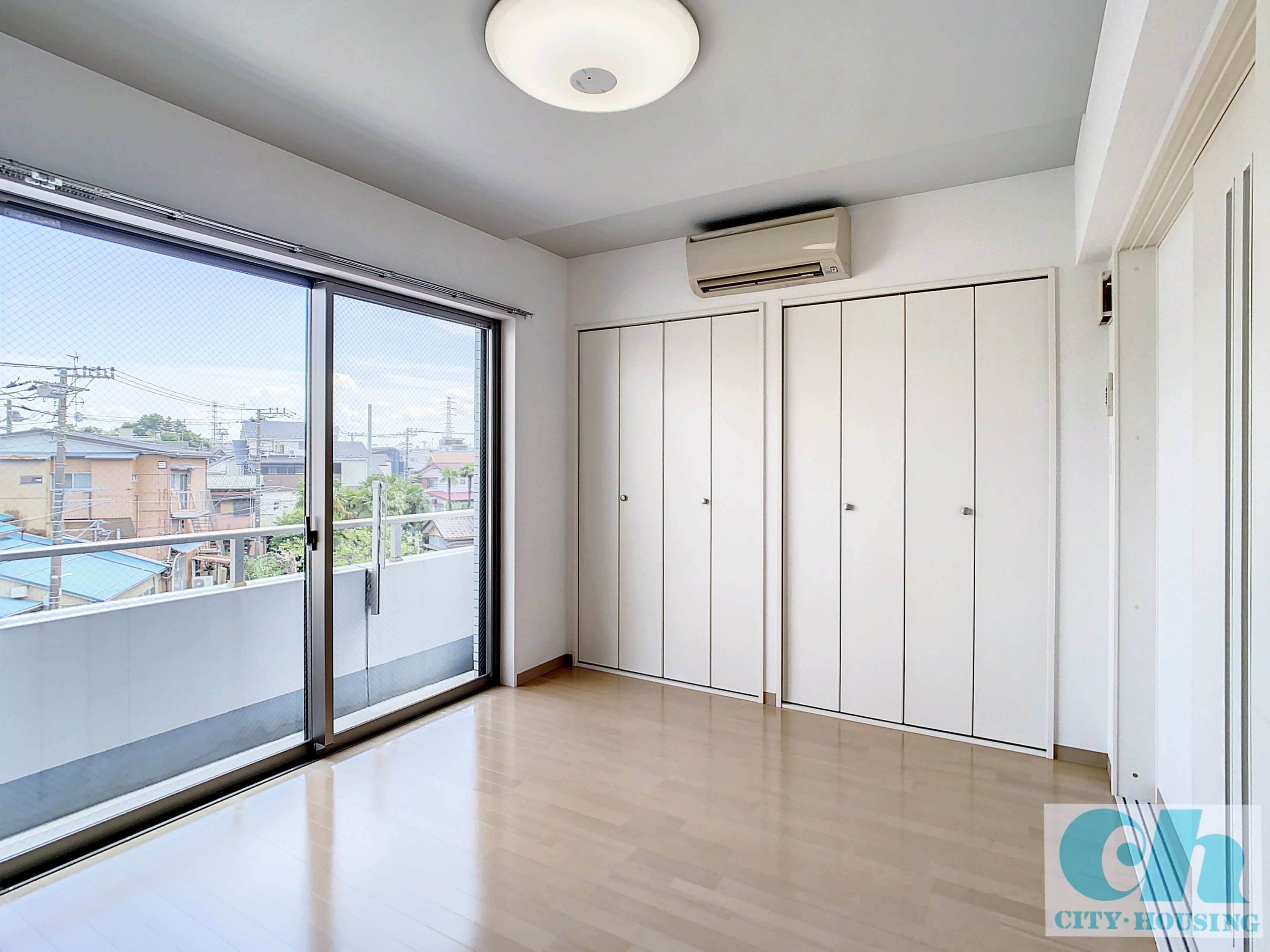 ピアラ日吉 307号室の洋室