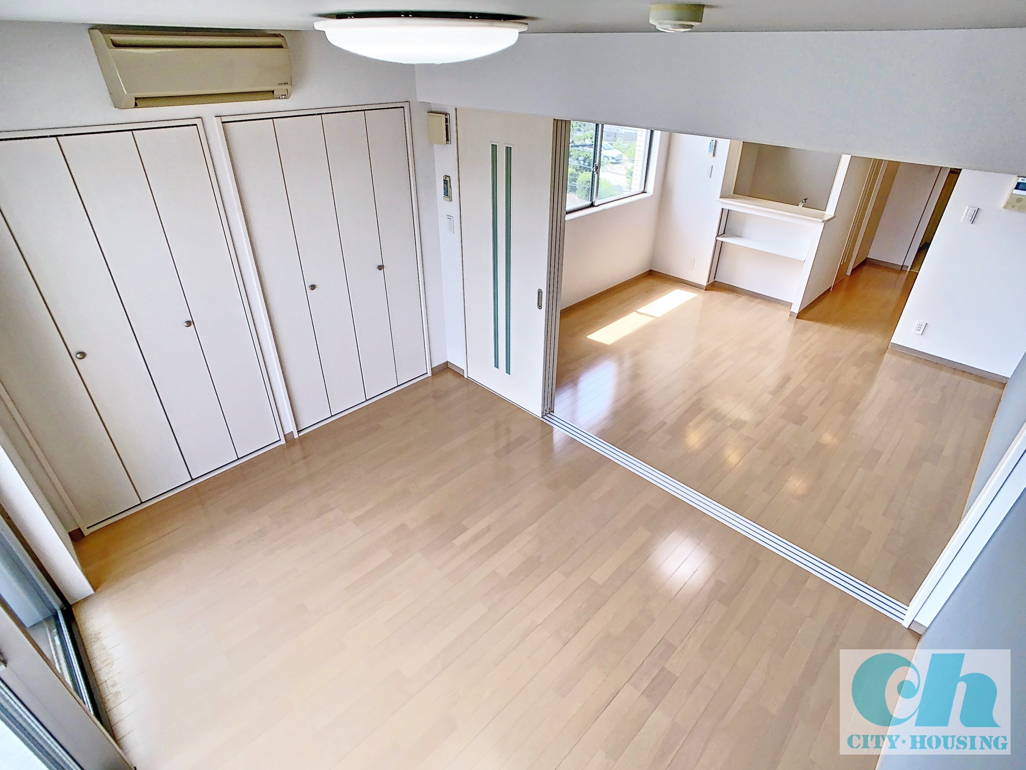 ピアラ日吉 307号室の居間・リビング