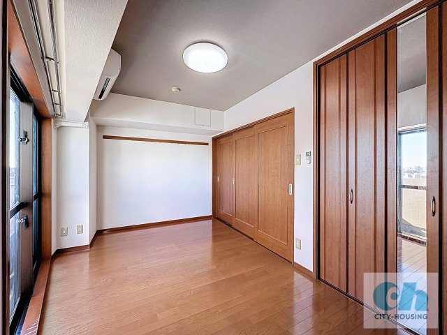 sunny heights KAMATA 1102号室の洋室