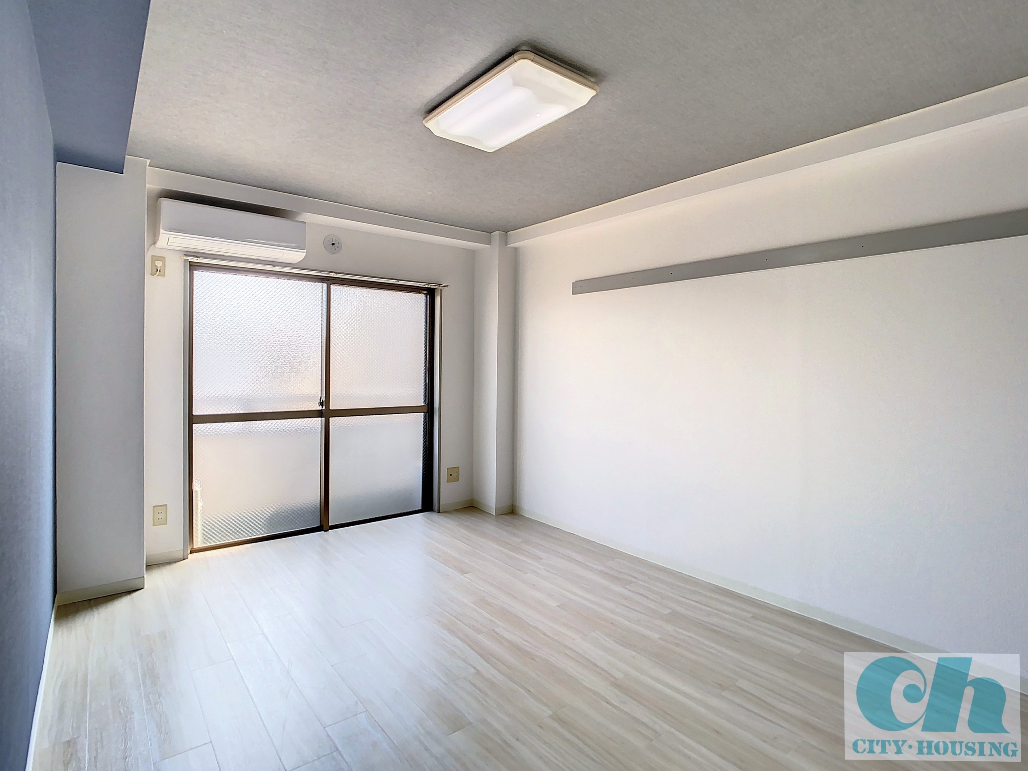 丸井ビルディング 307号室の居間・リビング