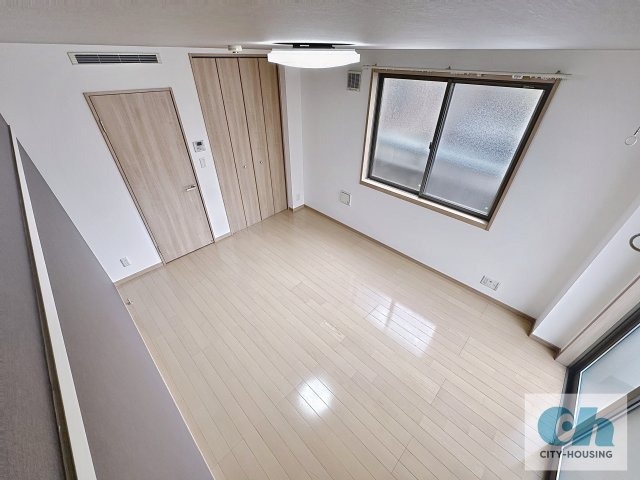 エスポワール大森 102号室の居間・リビング