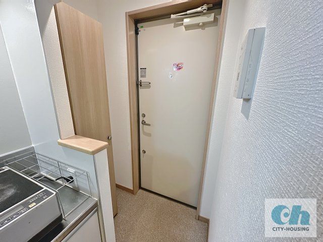 エスポワール大森 102号室の玄関