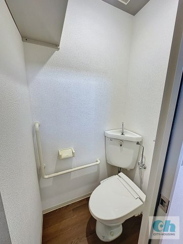アーバンコート新蒲田 303号室のトイレ