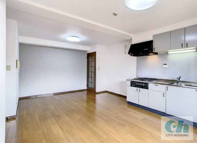 カーサベルデ 301号室の居間・リビング