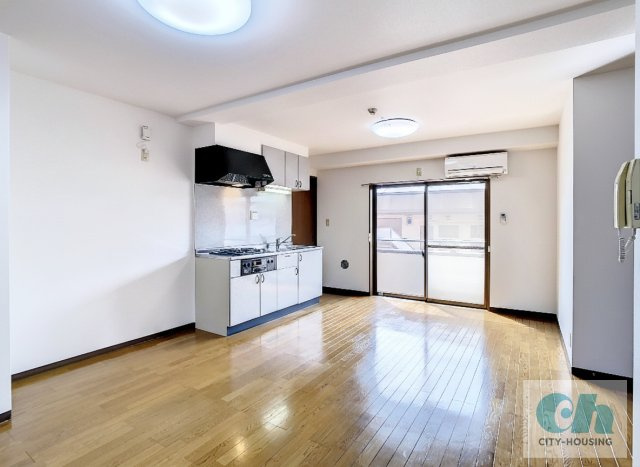 カーサベルデ 301号室の居間・リビング