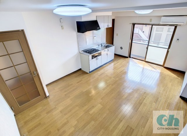 カーサベルデ 301号室の居間・リビング