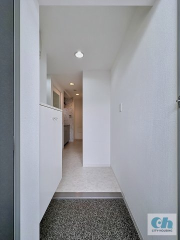 マジェスティ大森 401号室の玄関