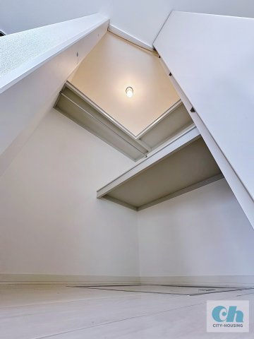 メイプル・ティンバー 103号室の収納