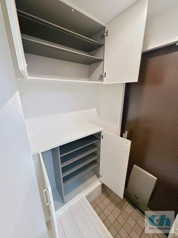 メイプル・ティンバー 103号室の収納