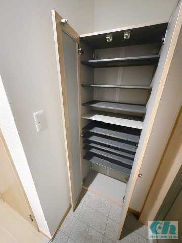 フルール大森 303号室の収納