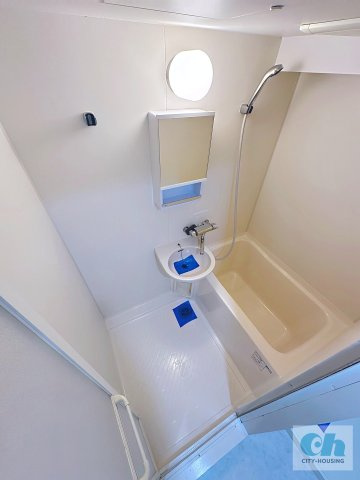 Y・Mコート 101号室の浴室