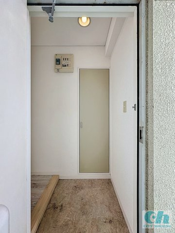 第5野口ビル 601号室の玄関