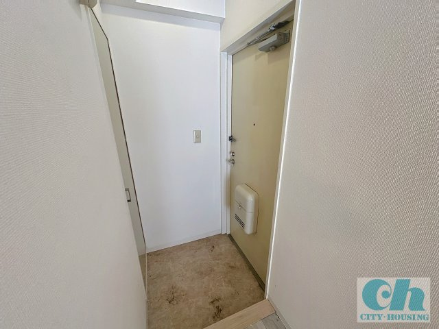 第5野口ビル 601号室の玄関