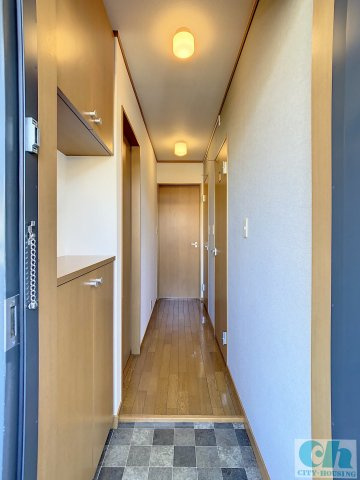 ローゼンハイム 205号室の玄関