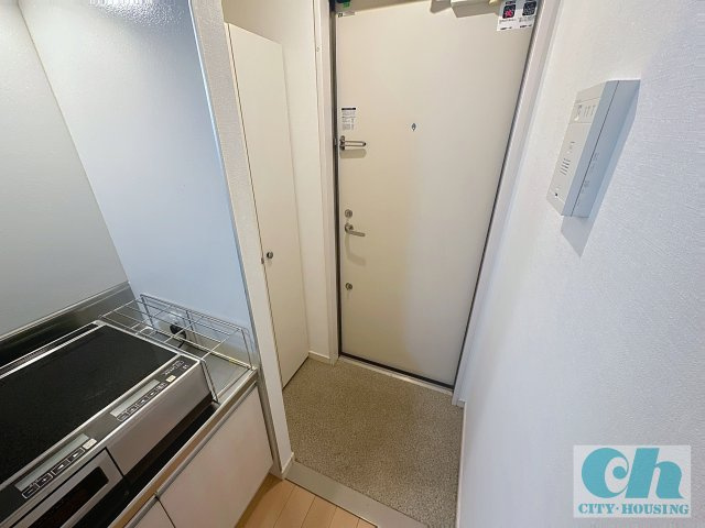シャトレー大森 301号室の玄関