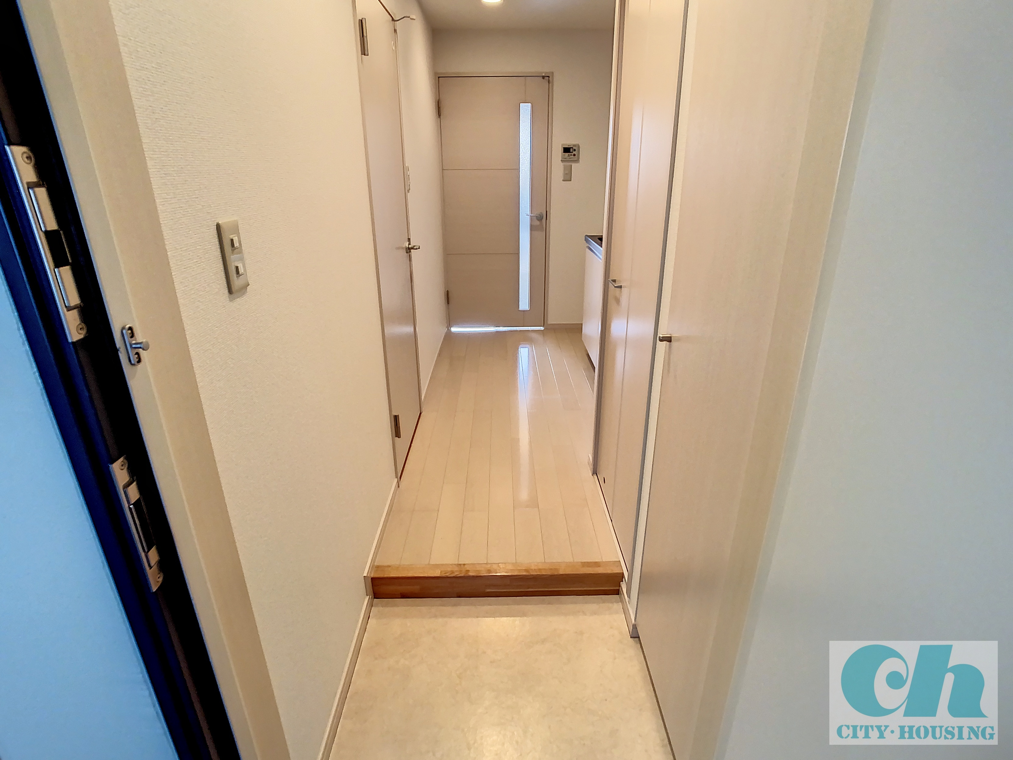 VIE（ヴィー）田園調布 201号室の玄関