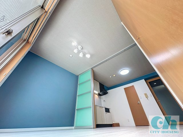 R’ s court 102号室