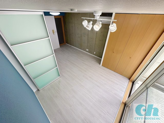 R’ s court 102号室の洋室