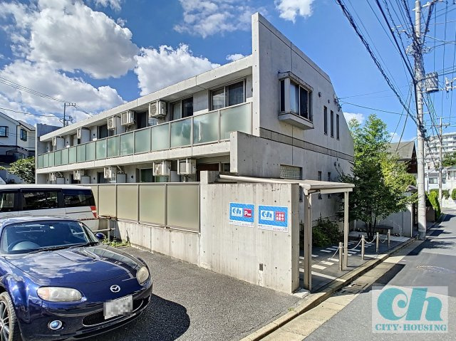 R’ s court 102号室の外観